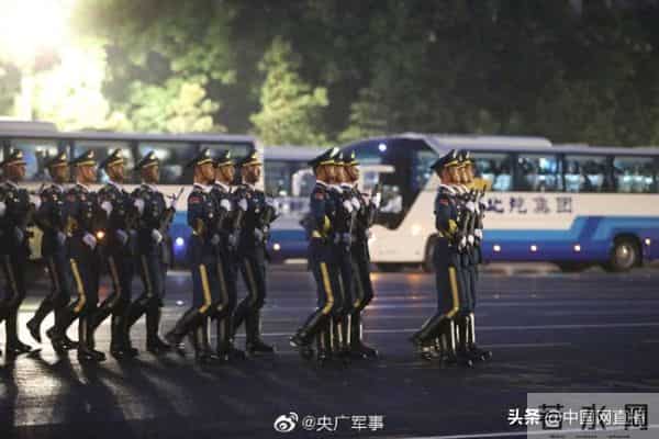 受阅官兵集结完毕