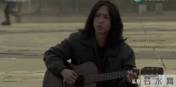 张淇-40岁“哥哥”张淇一夜爆火：他用了25年，终于迎来了自己的春天