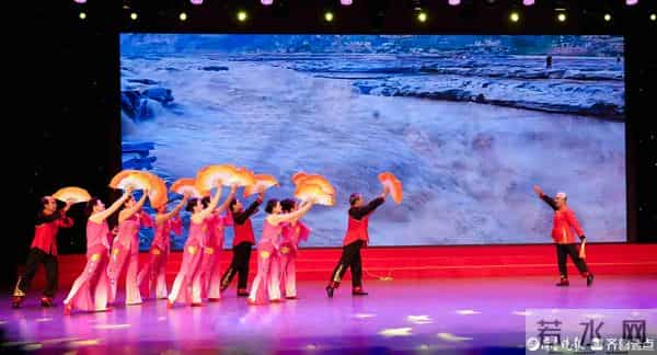 丹心颂祖国,高歌新征程