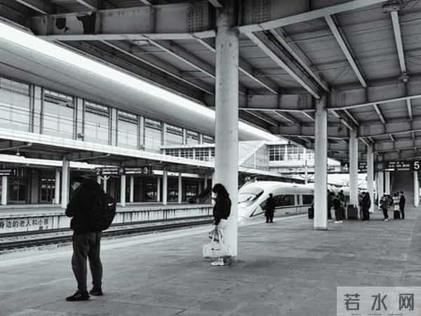 离别是岁月写给深情的留白（散文）