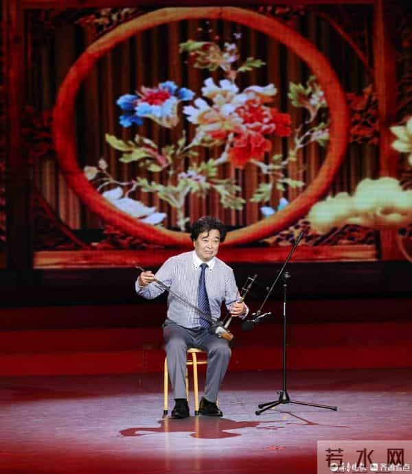 丹心颂祖国,高歌新征程