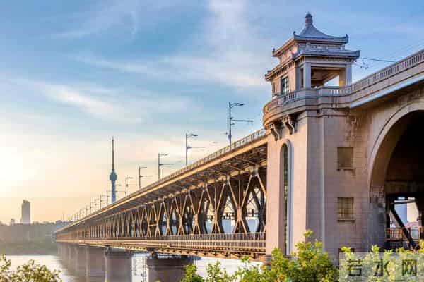 “一剑钟情”，跟朋友兰兰在武汉三天两夜旅游小日记