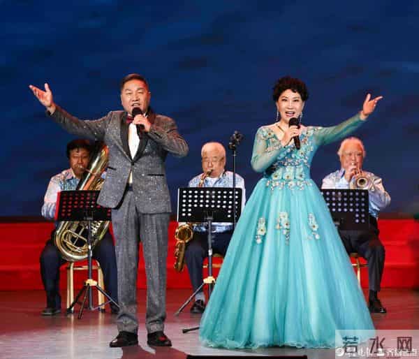 丹心颂祖国,高歌新征程