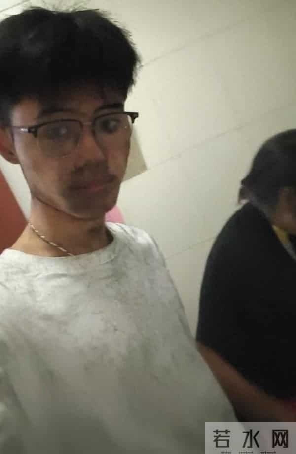 “着火了,我成功把奶奶带出来了!”江苏一小伙满脸黑灰自述逃生经历获百万点赞,当地回应