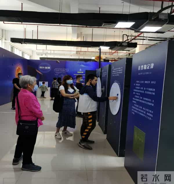 区科协做客 FM104.3《民生访谈》推介特色科普活动