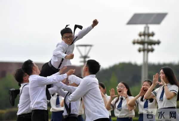 致我们终将值得的青春