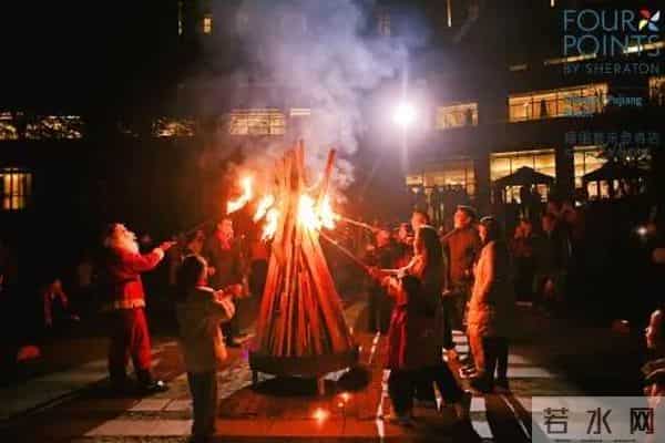 “爪爪心愿 暖冬童话夜” 蒲江福朋喜来登度假酒店圣诞亮灯温情启幕