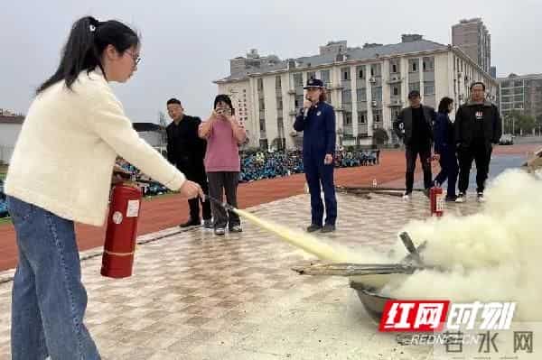 弘扬雷锋精神，传承红色基因——永州消防开展学雷锋实践活动综述