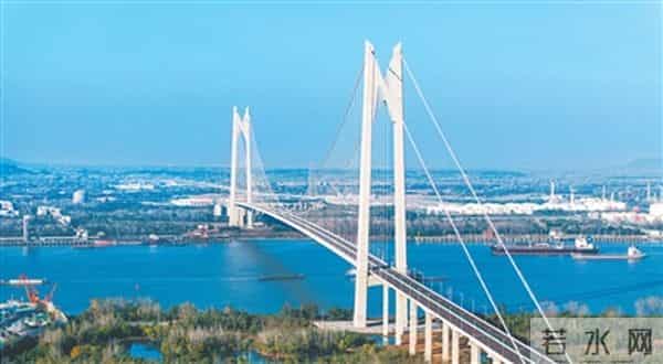 千米长虹  飞跃金陵