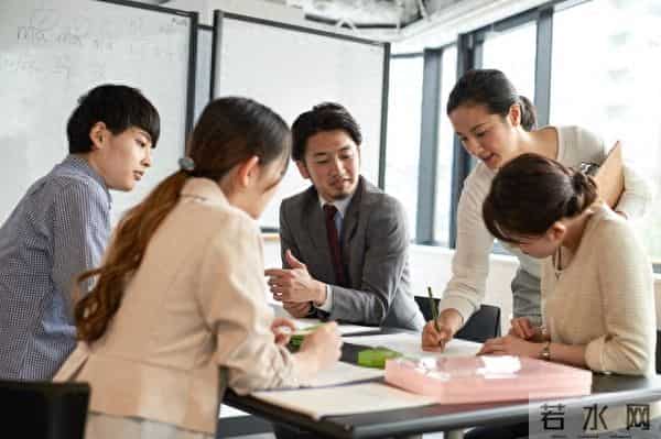 你学生时代记忆最深刻的老师是？