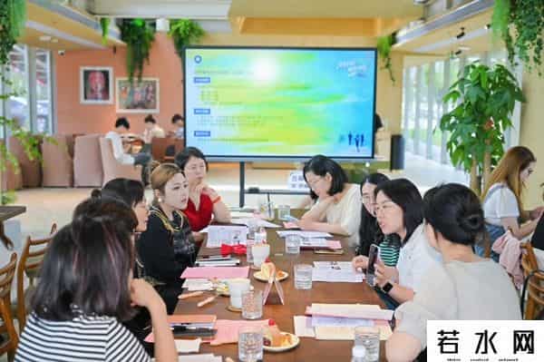 在临港开店，抓住“无处花钱”的人们，“这里的空白，全是我们的机会”