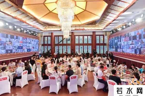 马云火锅直播,马云今晚和6000多人一起吃火锅！还献歌一首！哪些人去了？现场照来了