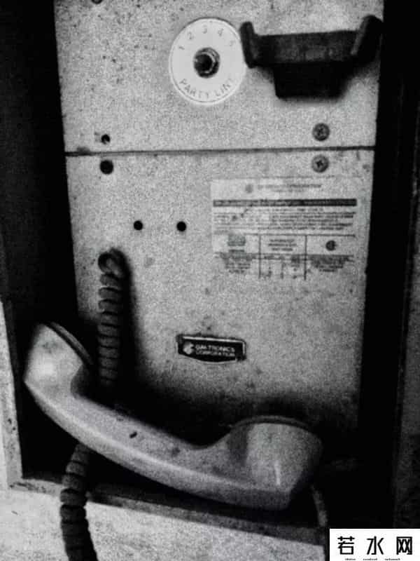 生锈游乐场,城市废墟探索者:我见过废弃的旅馆、监狱和屠宰场