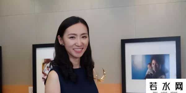 又一个“邓文迪”式传奇！27岁就是博士4年生3娃，替世界首富花钱