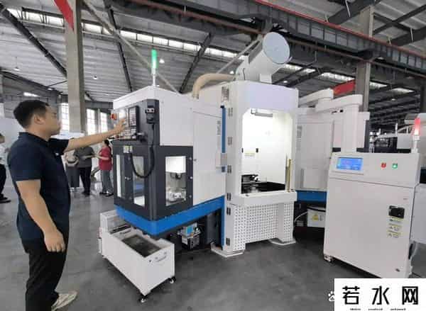 国出口疲软：农产品逆差 + 4 月进口暴跌 16%，中国靠 61.5% 机器人增长稳赢