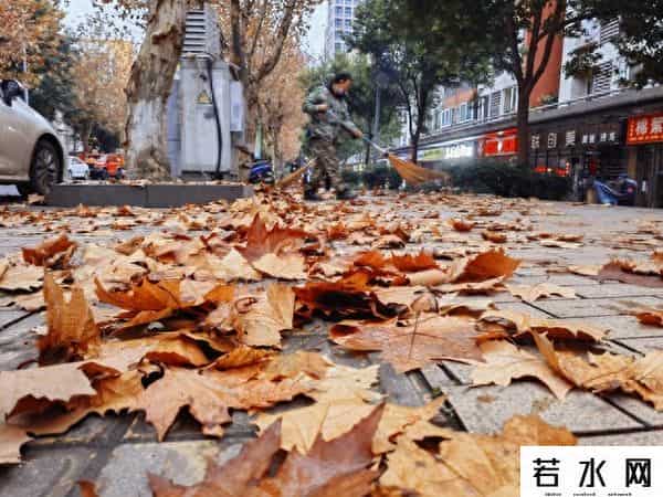 那种,你喜欢秋天那种凉爽吗？