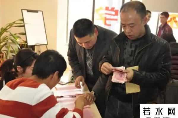 存款达到多少，才能算得上有钱的家庭？这4个标准达到一个就算