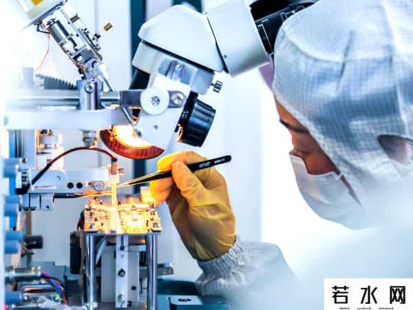 中美日上半年GDP差距断崖，美国15万亿，日本2.11万亿，中国呢