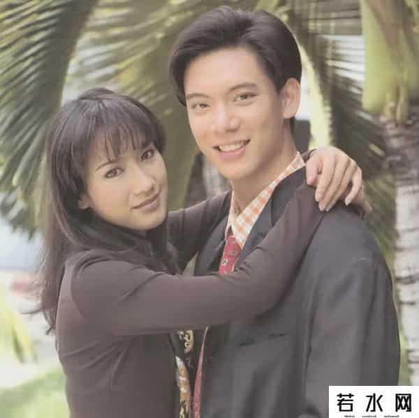 aum p,42岁的泰版鲜肉菩萨，翘臀细腰迷倒20岁奶狗，她比萧亚轩还快乐？