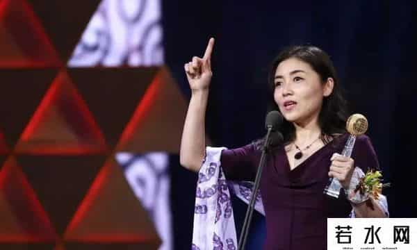 又一个“邓文迪”式传奇！27岁就是博士4年生3娃，替世界首富花钱