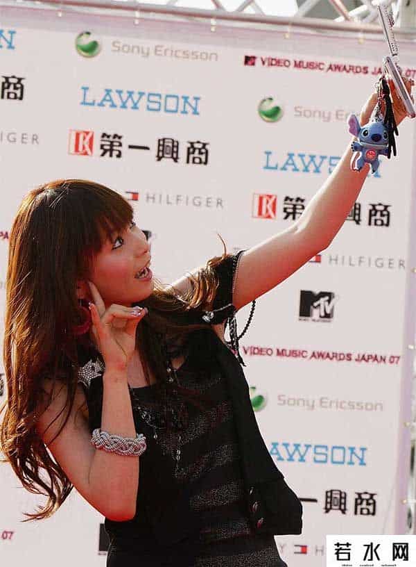 键盘图,图忆｜手机“全屏”时代：细数那些曾经风靡的“键盘”手机