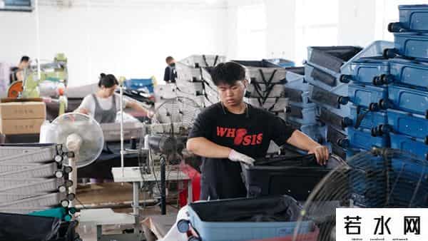 白沟,行进中国|从扁担挑货到海外爆款:一个白沟商人的三次“破圈”