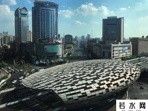 上海网友卖房价格从900万一路直降，中介和客户咄咄逼人很过分