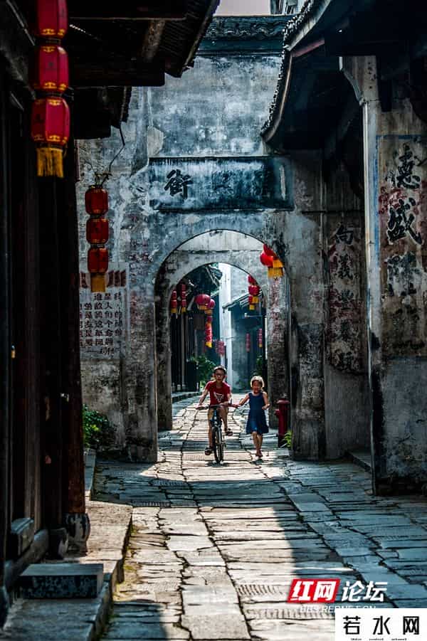 江影沉浮动漫,古城新韵！黔阳古城：青山明月不曾空