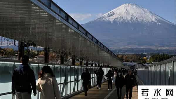 中美日上半年GDP差距断崖，美国15万亿，日本2.11万亿，中国呢
