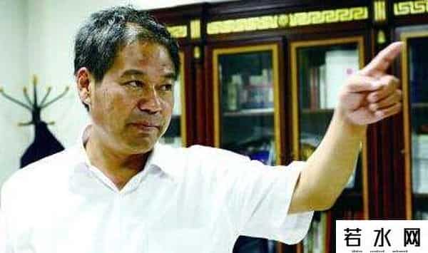 孔令荣,岳父资助他创业，赚10亿后，对妻子拳脚相向，还赶走岳父