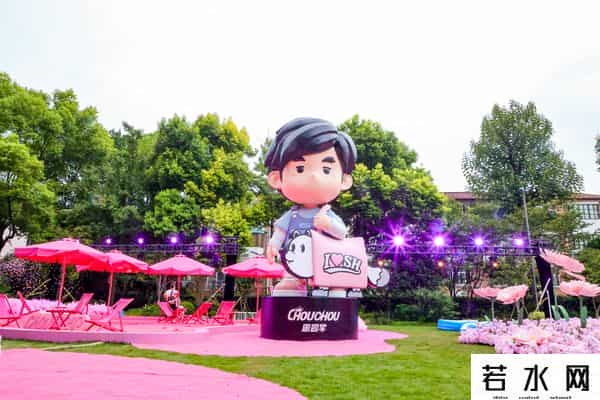 千亿级IP市场激活文旅新消费：“巨星狗”上海旅游节首秀，“周同学”空降魔都