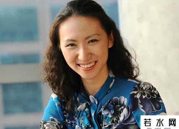 又一个“邓文迪”式传奇！27岁就是博士4年生3娃，替世界首富花钱