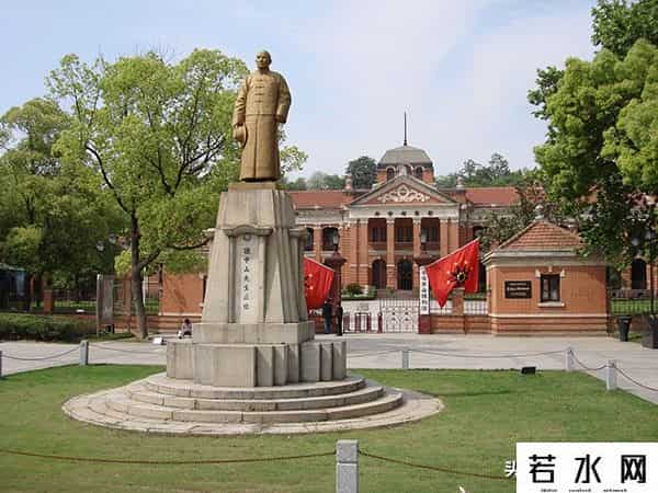 武汉这条街：曾比肩江汉路步行街！如今萧条了！背后4大原因揭秘