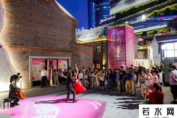 虹口夜经济绽放多元魅力：舞台璀璨、市集烟火、江风共舞“不夜天”