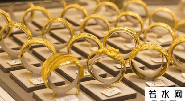 疯了！黄金价格再破纪录，有人狂赚 240 万