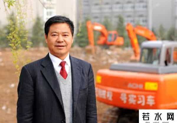 孔令荣,岳父资助他创业，赚10亿后，对妻子拳脚相向，还赶走岳父