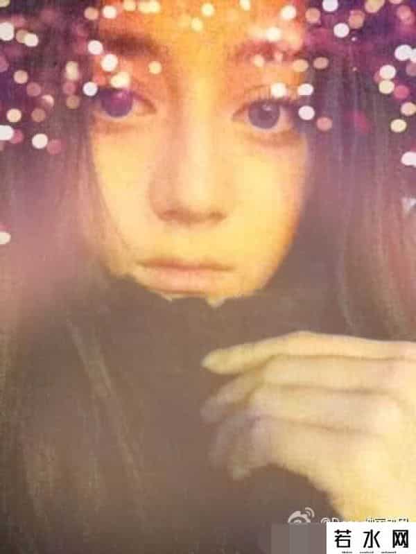 非主流新生代,迪丽热巴学生时期自拍曝光，太非主流，16岁时的造型看起来像46岁