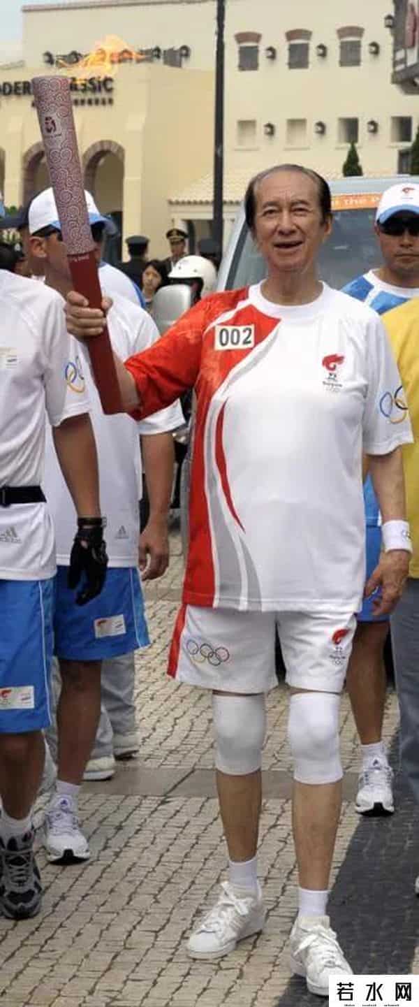 何鸿粲,何鸿燊逝世,对中央政府的信心源于邓小平跟他说的一句话