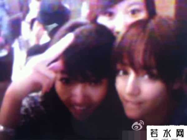 非主流新生代,迪丽热巴学生时期自拍曝光，太非主流，16岁时的造型看起来像46岁