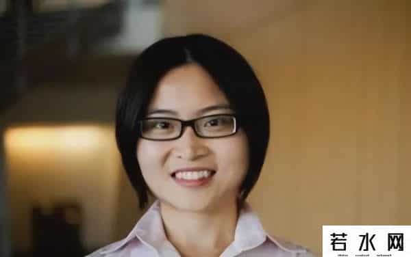 李嘉诚再现身！穿西装与周凯旋同框接见贵客，戴接地气手表引关注