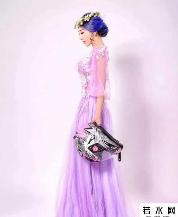 粉小狞,哪位机车美女是你心中的女神？