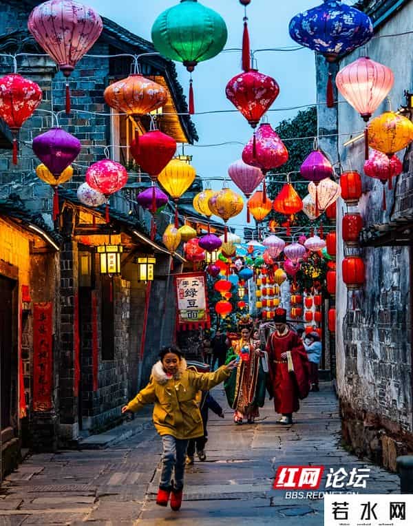 江影沉浮动漫,古城新韵！黔阳古城：青山明月不曾空