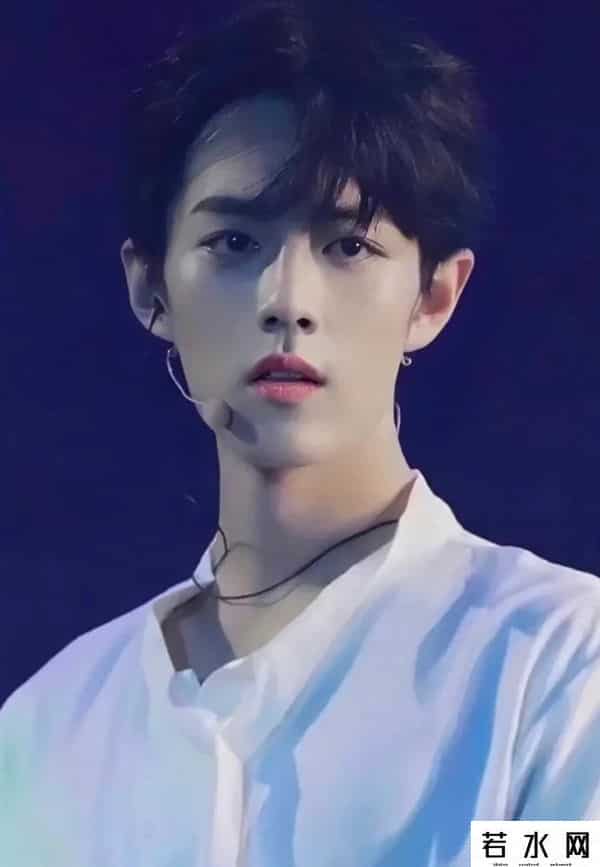 那5年,那年他安静坐在角落聆听，5年后我们终于读懂了那次聚会的意义