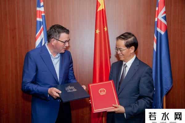 特朗普彻底着急，威逼30国对华动手，加拿大：正考虑取消对华关税
