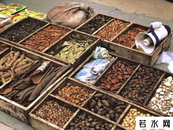 中药股缘何“叫好不叫座”？—深度解析其二级市场表现疲软之因。
