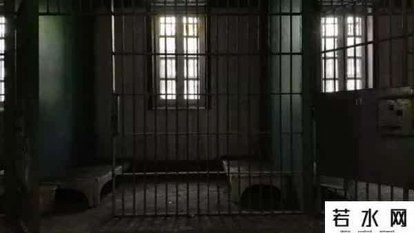 生锈游乐场,城市废墟探索者:我见过废弃的旅馆、监狱和屠宰场