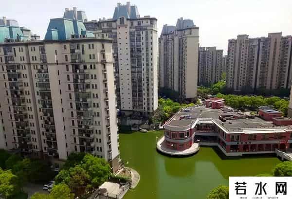 上海网友卖房价格从900万一路直降，中介和客户咄咄逼人很过分