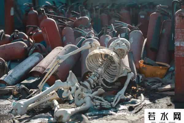 生锈游乐场,城市废墟探索者:我见过废弃的旅馆、监狱和屠宰场