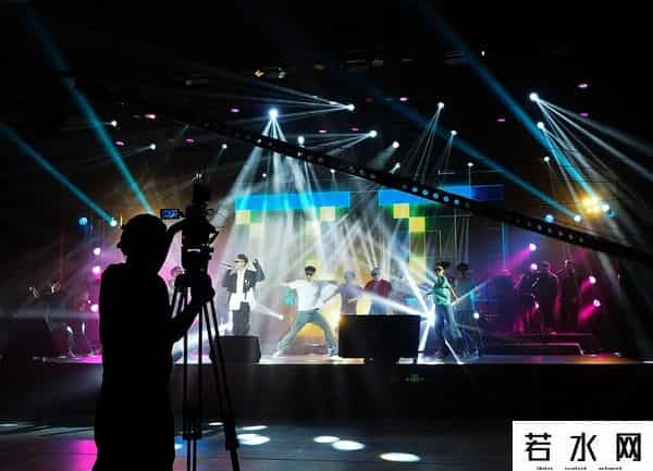 引爆流行,一首抖音神曲,价值4000万