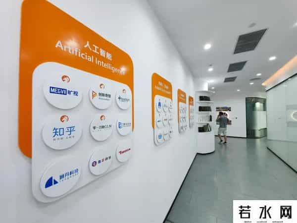 李开复-对中国大模型dau很失望